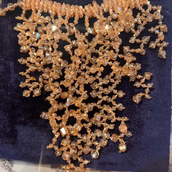 Beautiful statement necklace! - Picture 2 of 3